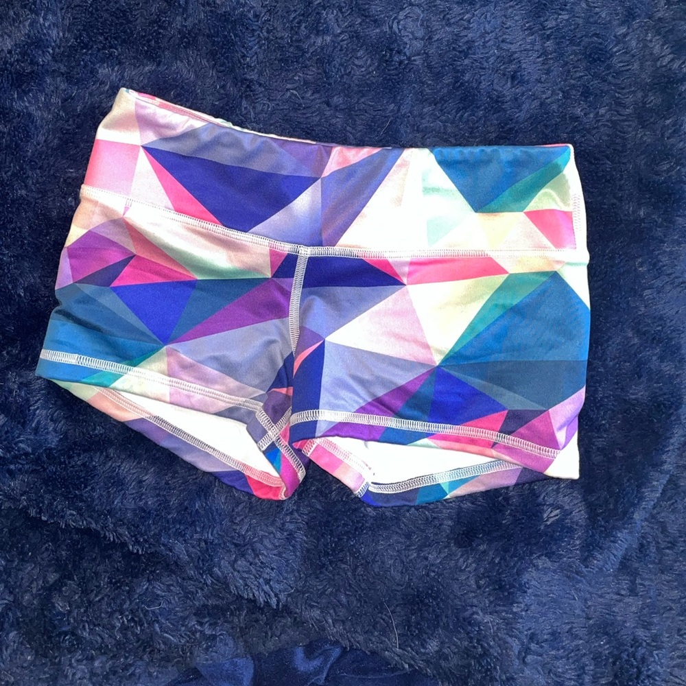 Beautiful Fleo shorts. Size small, smoke free home. 2.5 inseam.